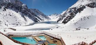 Portillo e Laguna del Inca